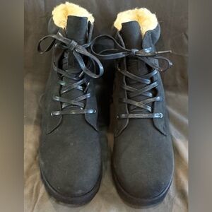BearPaw Black Lace Up Boots with Cream Fur Lining NIB Sz 11